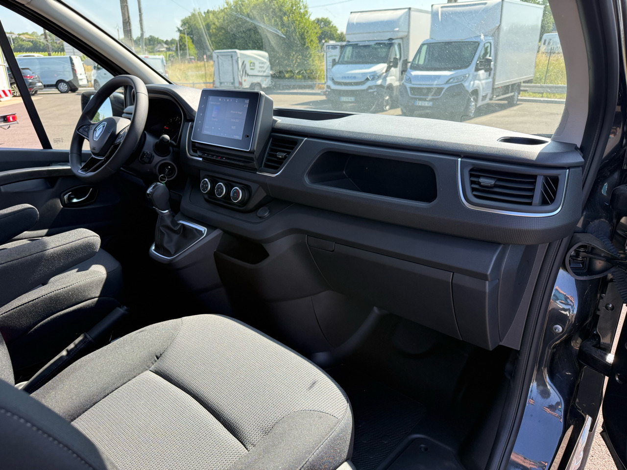 RENAULT Trafic лизинг RENAULT Trafic: фото 13 RENAULT Trafic лизинг RENAULT Trafic: фото 13