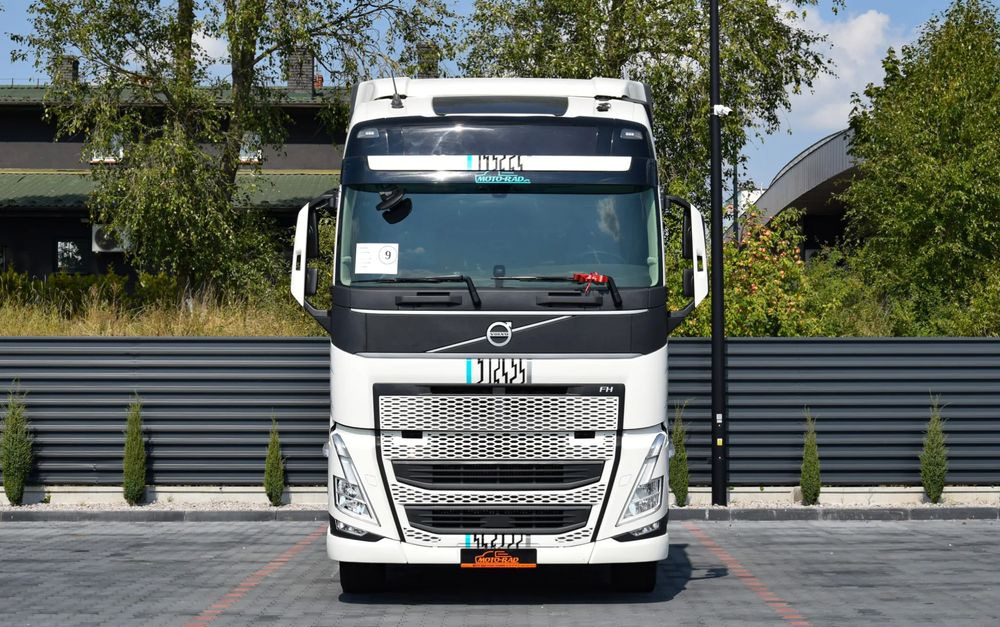 Volvo FH500 / EURO 6 / NOWY MODEL / KLIMATYZACJA POSTOJOWA / ACC / LEDY / 2 ZBIORNIKI / FULL SPILERY / 2023 / NISKI PRZEBIEG / SERWISOWANY / SPROWADZONY - Тягач: фото 2 Volvo FH500 / EURO 6 / NOWY MODEL / KLIMATYZACJA POSTOJOWA / ACC / LEDY / 2 ZBIORNIKI / FULL SPILERY / 2023 / NISKI PRZEBIEG / SERWISOWANY / SPROWADZONY - Тягач: фото 2