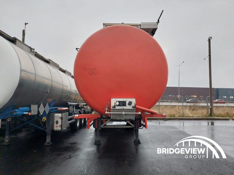 NV-Fluid - Полуприцеп-цистерна: фото 3 NV-Fluid - Полуприцеп-цистерна: фото 3