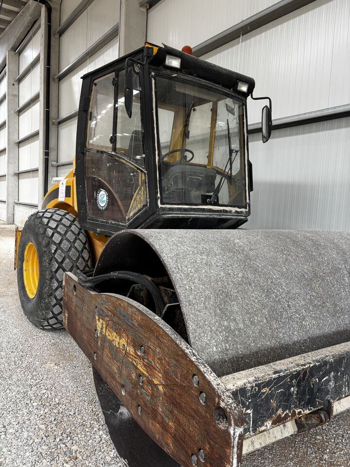 JCB VIBROMAX VM106 - Дорожный каток: фото 3 JCB VIBROMAX VM106 - Дорожный каток: фото 3