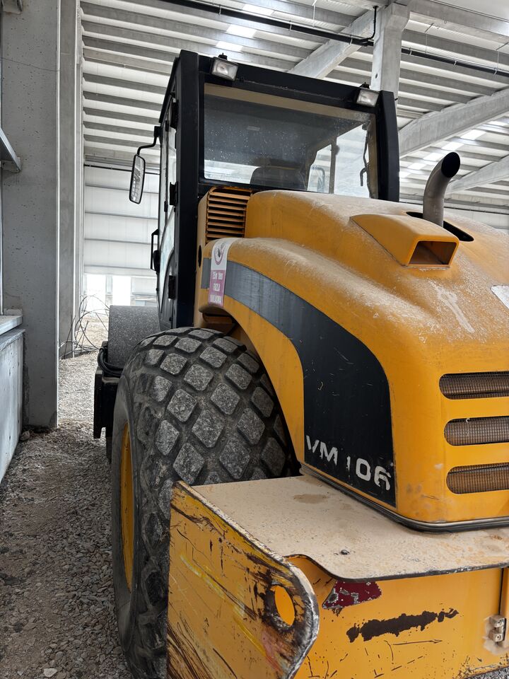 JCB VIBROMAX VM106 - Дорожный каток: фото 1 JCB VIBROMAX VM106 - Дорожный каток: фото 1