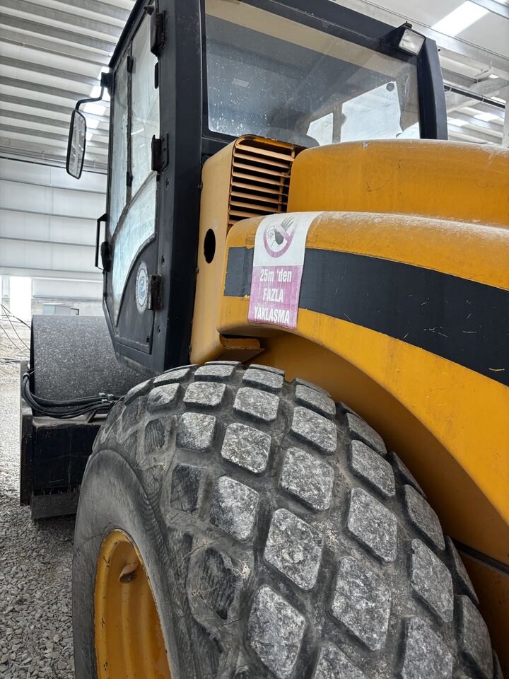 JCB VIBROMAX VM106 - Дорожный каток: фото 2 JCB VIBROMAX VM106 - Дорожный каток: фото 2