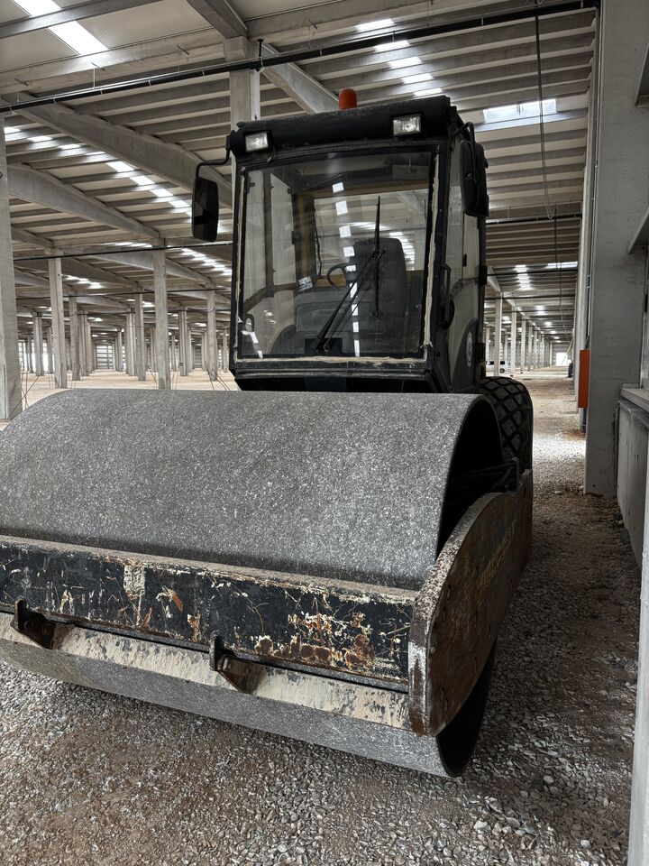 JCB VIBROMAX VM106 - Дорожный каток: фото 4 JCB VIBROMAX VM106 - Дорожный каток: фото 4