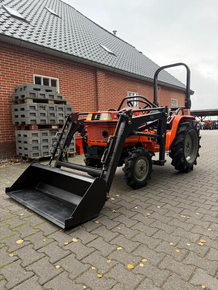 Kleintraktor Kubota B1-17 mit Frontlader ab 125 € pro Monat. - Минитрактор: фото 1 Kleintraktor Kubota B1-17 mit Frontlader ab 125 € pro Monat. - Минитрактор: фото 1