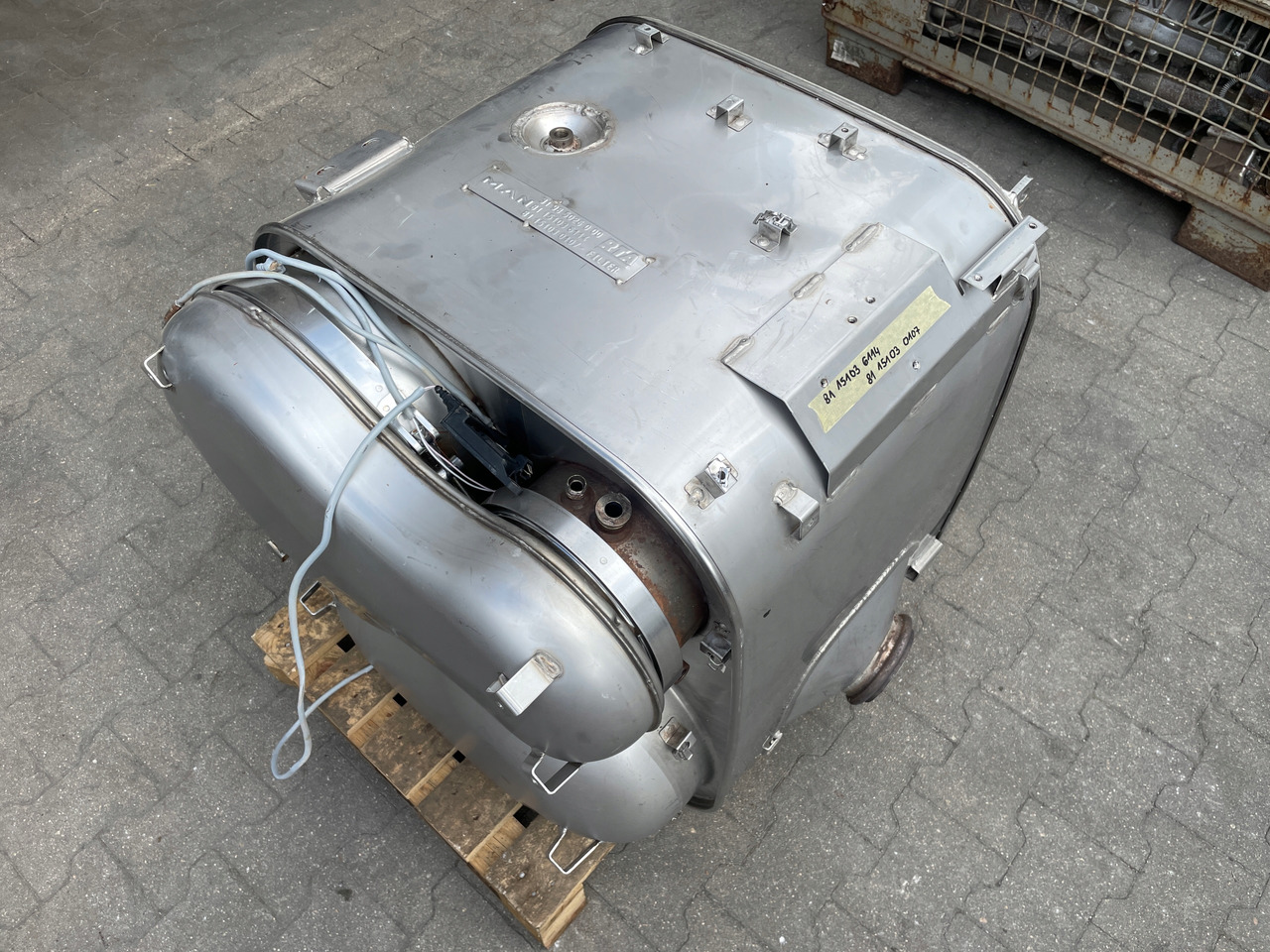 KATALIZATOR MAN TGX TGS EURO 6 DPF TŁUMIK WYDECH 81151036114 - Выхлопная труба для Грузовиков: фото 1 KATALIZATOR MAN TGX TGS EURO 6 DPF TŁUMIK WYDECH 81151036114 - Выхлопная труба для Грузовиков: фото 1