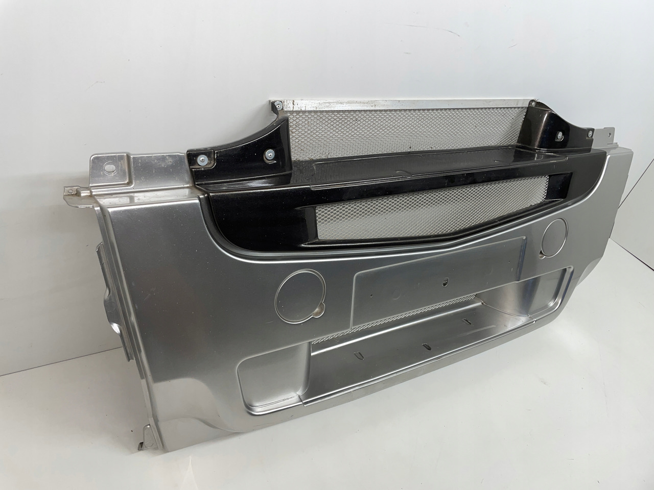 ŚRODEK ZDERZAK NAKŁADKA OSŁONA RENAULT MAGNUM DXI - Бампер для Грузовиков: фото 3 ŚRODEK ZDERZAK NAKŁADKA OSŁONA RENAULT MAGNUM DXI - Бампер для Грузовиков: фото 3