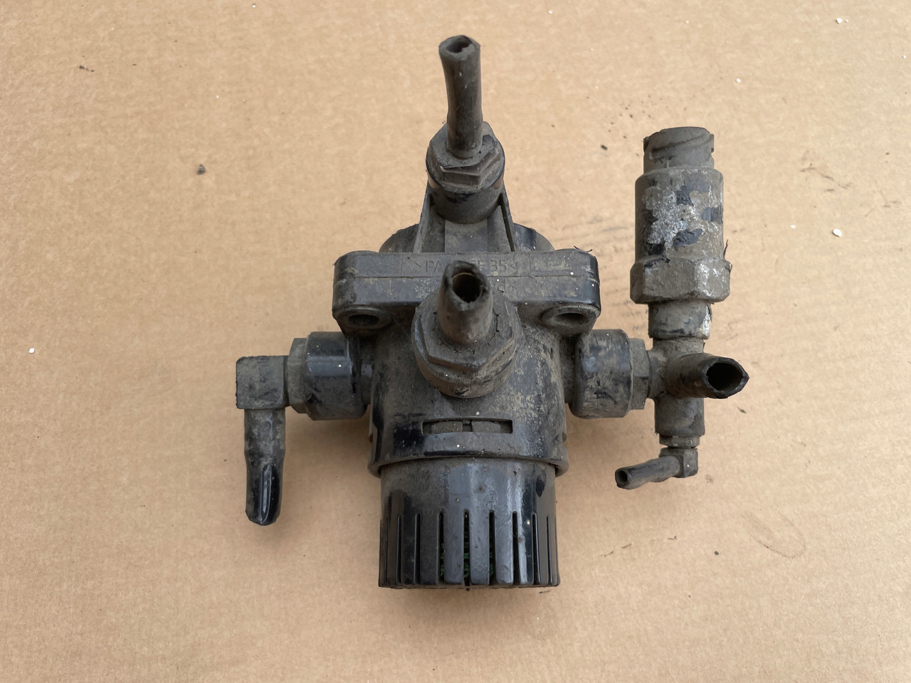 ZAWÓR HAMULCA RĘCZNEGO WABCO MAN TGX TGA TGS 81521166075 - Тормозной клапан для Грузовиков: фото 4 ZAWÓR HAMULCA RĘCZNEGO WABCO MAN TGX TGA TGS 81521166075 - Тормозной клапан для Грузовиков: фото 4