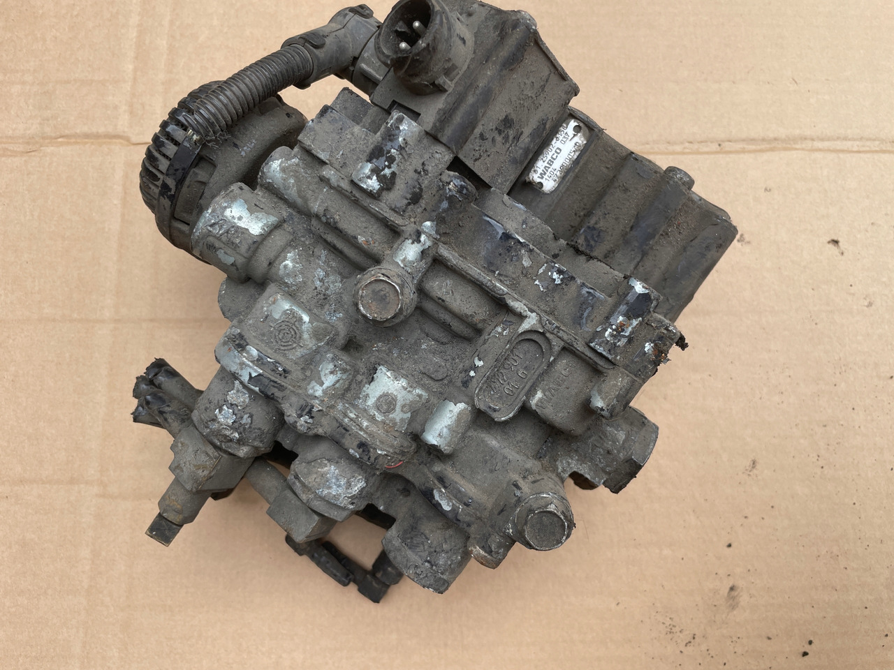 ZAWÓR PODUSZEK ECAS MAN TGA TGX TGS 4729000570 - Воздушная подвеска для Грузовиков: фото 2 ZAWÓR PODUSZEK ECAS MAN TGA TGX TGS 4729000570 - Воздушная подвеска для Грузовиков: фото 2