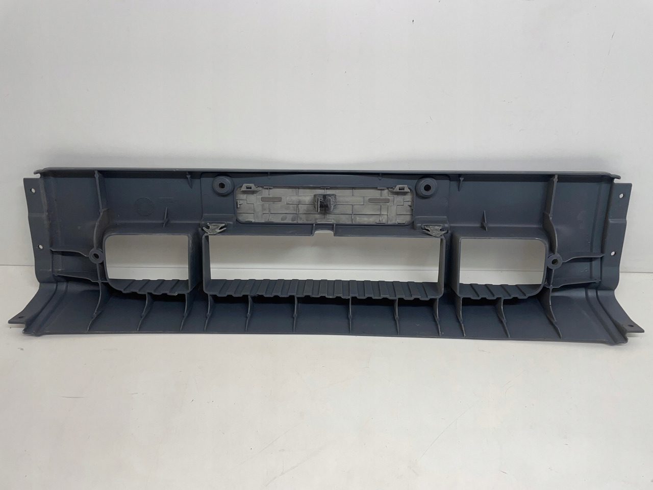 ZDERZAK MERCEDES ATEGO ŚRODEK ZDERZAKA A 97388041070 - Бампер для Грузовиков: фото 2 ZDERZAK MERCEDES ATEGO ŚRODEK ZDERZAKA A 97388041070 - Бампер для Грузовиков: фото 2