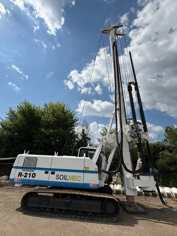 Soilmec R 210 - Сваебойная установка: фото 1 Soilmec R 210 - Сваебойная установка: фото 1