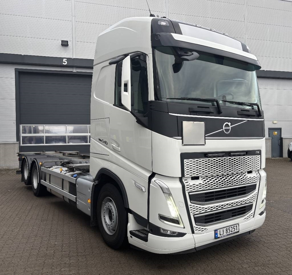 Volvo FH 540 - Грузовик-контейнеровоз/ Сменный кузов: фото 2 Volvo FH 540 - Грузовик-контейнеровоз/ Сменный кузов: фото 2