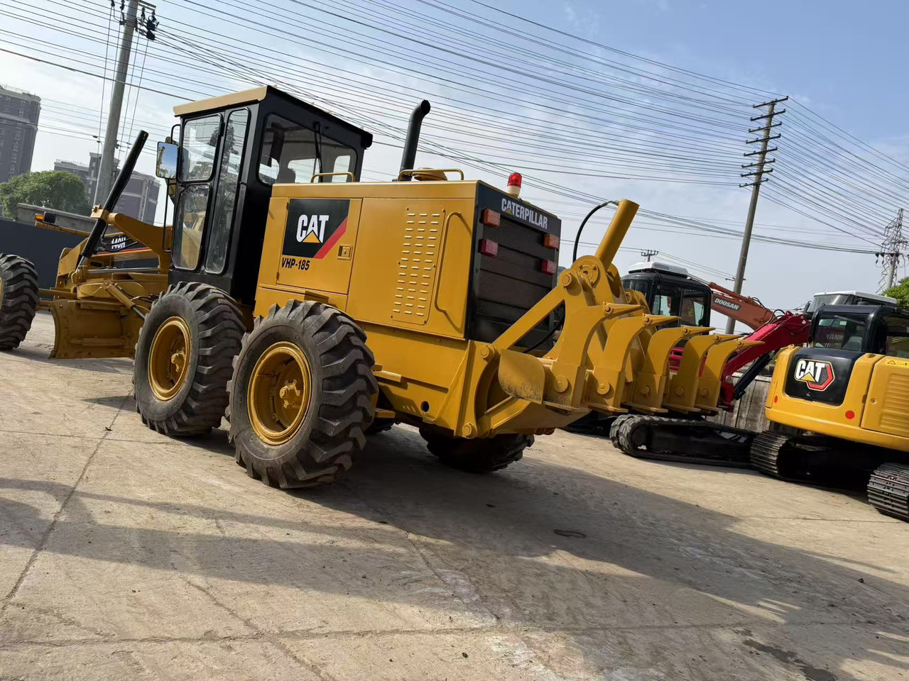 CATERPILLAR 140H - Грейдер: фото 1 CATERPILLAR 140H - Грейдер: фото 1