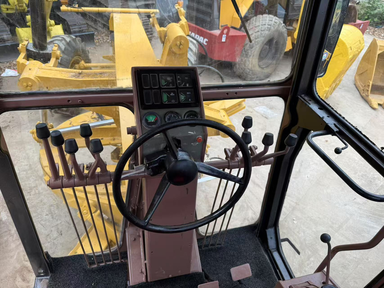 CATERPILLAR 140H - Грейдер: фото 5 CATERPILLAR 140H - Грейдер: фото 5