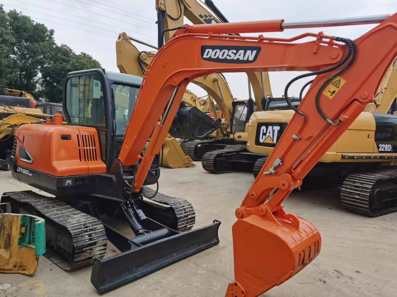 DOOSAN 5 TON DX60 with CE - Мини-экскаватор: фото 3 DOOSAN 5 TON DX60 with CE - Мини-экскаватор: фото 3
