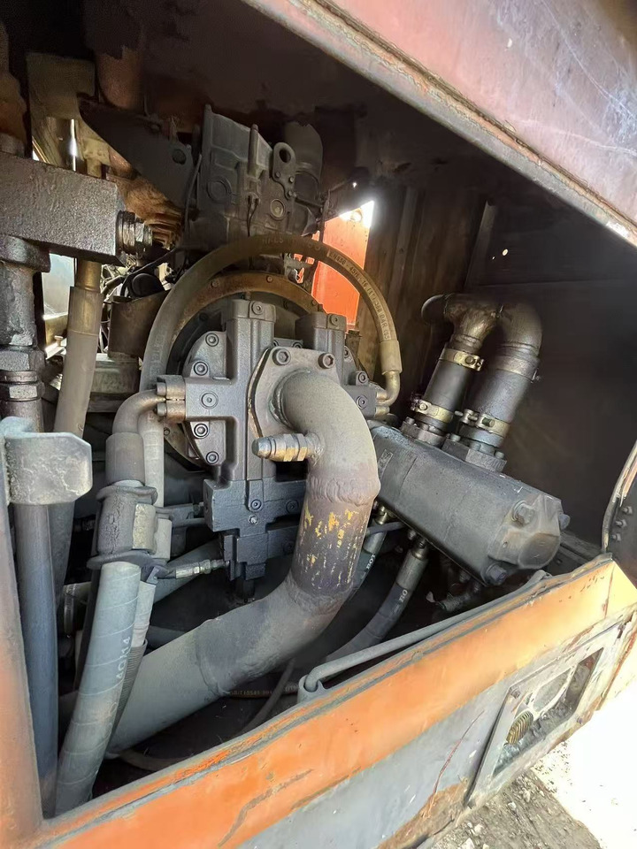 HITACHI 80 TON KH300-3 - Гусеничный кран: фото 5 HITACHI 80 TON KH300-3 - Гусеничный кран: фото 5