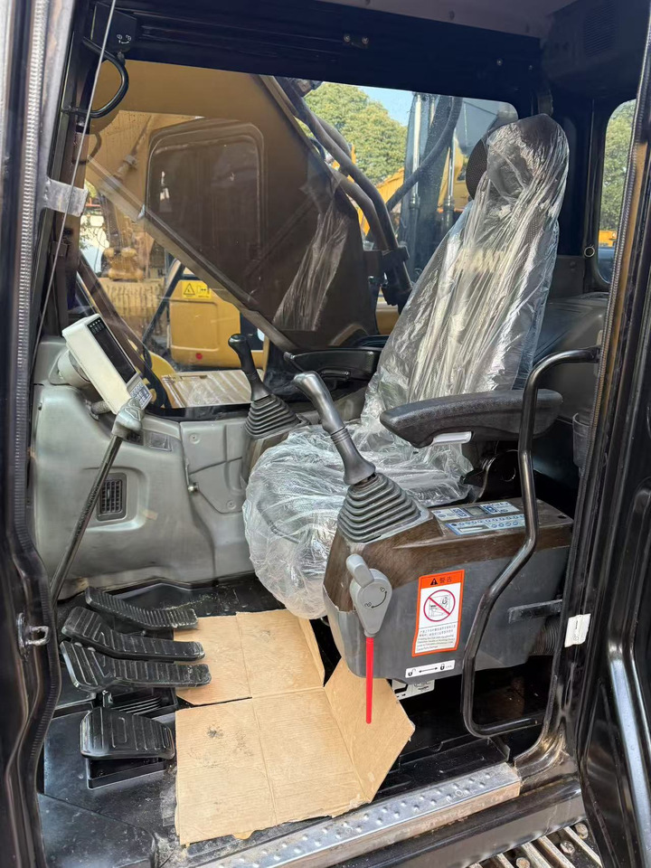 SANY SY215C - Гусеничный экскаватор: фото 2 SANY SY215C - Гусеничный экскаватор: фото 2