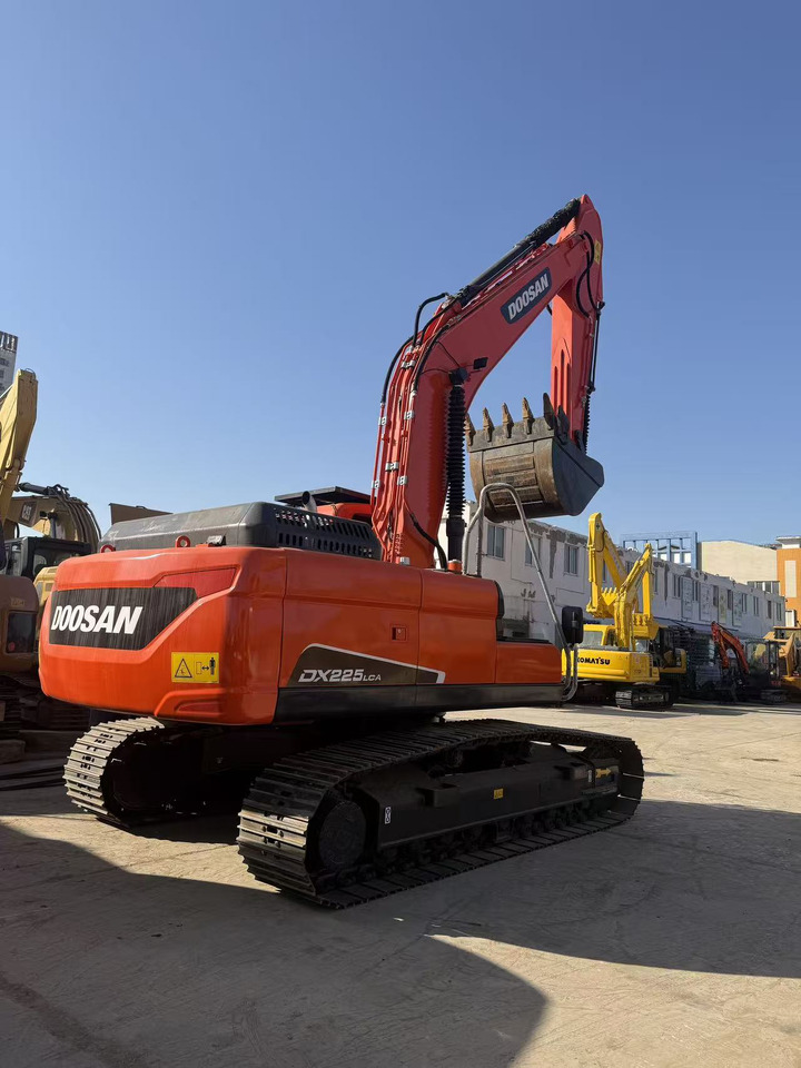 Doosan DX225LC - Гусеничный экскаватор: фото 4 Doosan DX225LC - Гусеничный экскаватор: фото 4
