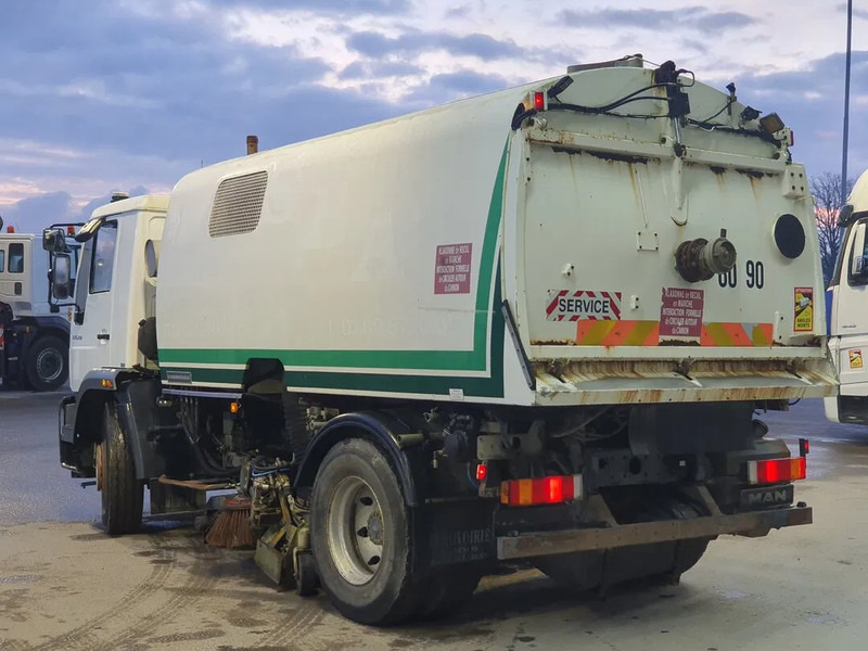 MAN LE 15.250 Eurovoirie Sweeper Manual Steelsuspension Euro 3 2007 - Подметально-уборочная машина: фото 3 MAN LE 15.250 Eurovoirie Sweeper Manual Steelsuspension Euro 3 2007 - Подметально-уборочная машина: фото 3