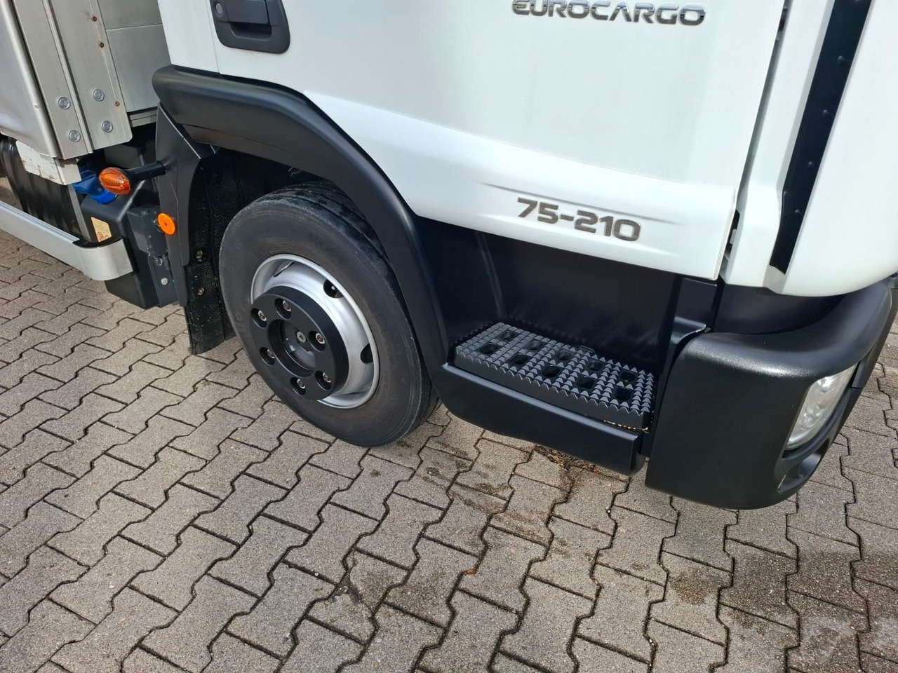 Iveco ML75-210P, Plane, Klima, LBW, Luftfeder, - Тентованный фургон: фото 2 Iveco ML75-210P, Plane, Klima, LBW, Luftfeder, - Тентованный фургон: фото 2