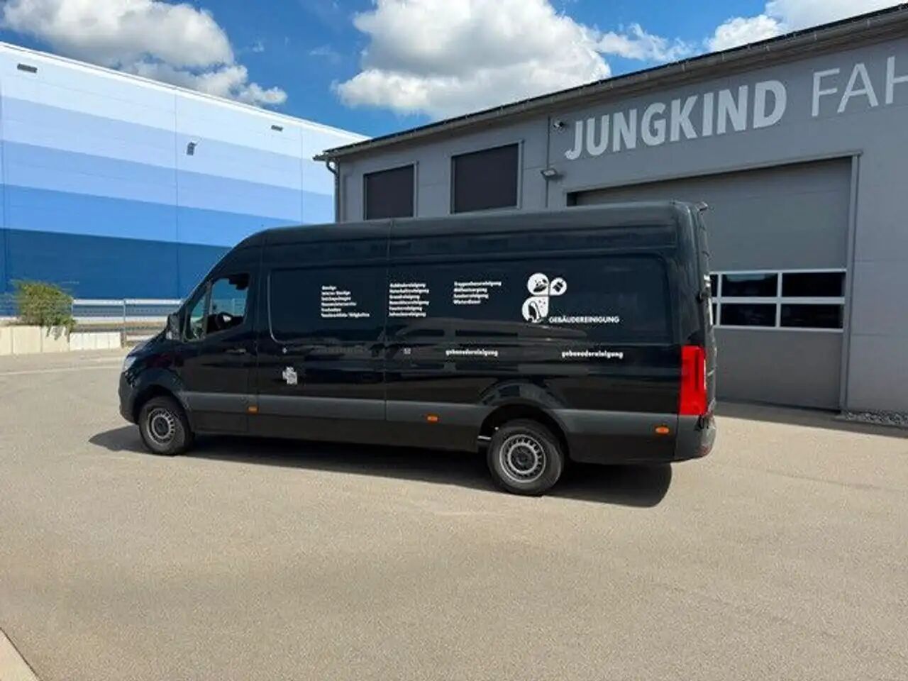 Mercedes-Benz Sprinter 317 CDI Maxi Lang Klima MBUX RWD - Цельнометаллический фургон: фото 2 Mercedes-Benz Sprinter 317 CDI Maxi Lang Klima MBUX RWD - Цельнометаллический фургон: фото 2