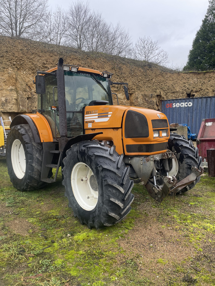 Renault 825 RZ - Трактор: фото 1 Renault 825 RZ - Трактор: фото 1