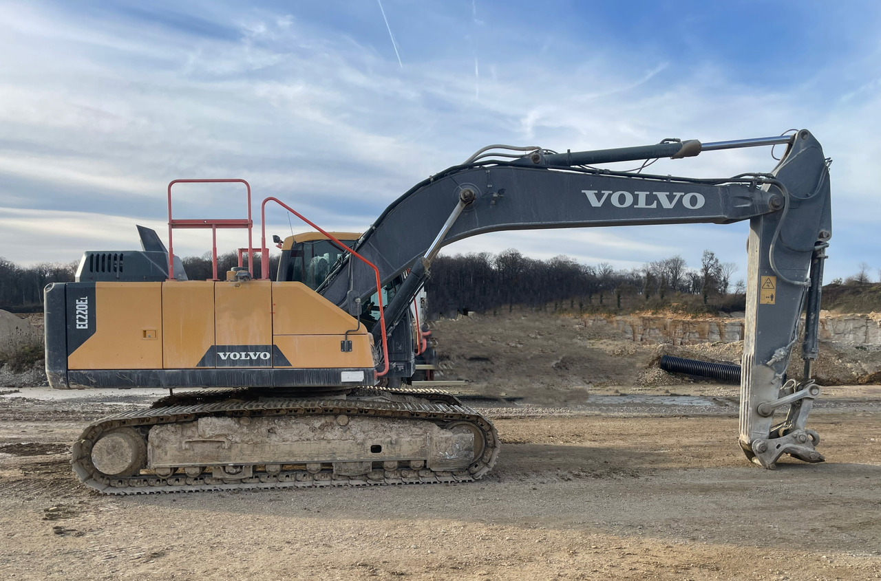 Volvo EC220EL - Гусеничный экскаватор: фото 1 Volvo EC220EL - Гусеничный экскаватор: фото 1