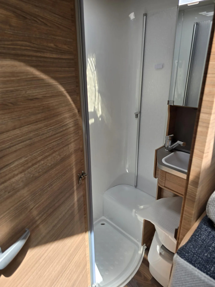 Weinsberg CaraHome 550 MG Aufbauklima., Markise, AHK лизинг Weinsberg CaraHome 550 MG Aufbauklima., Markise, AHK: фото 20