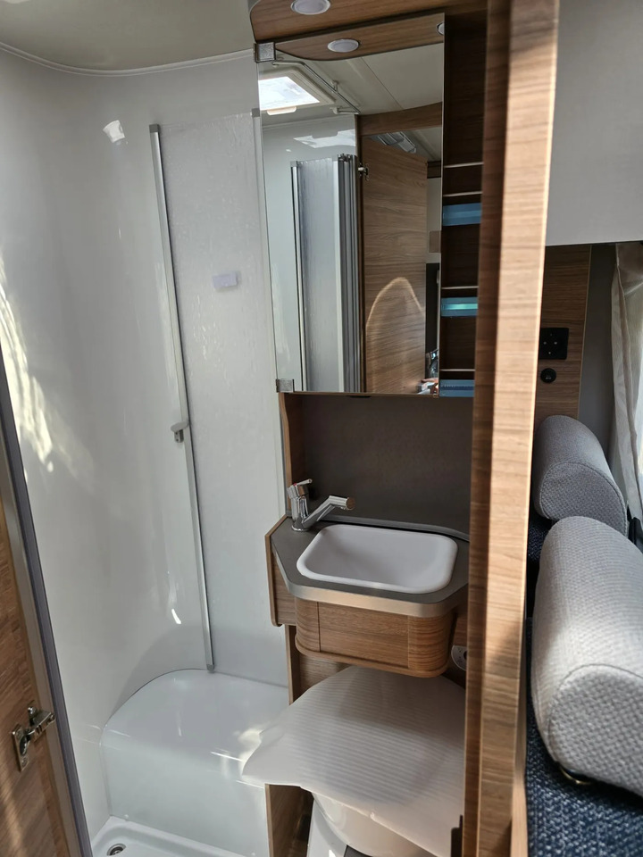 Weinsberg CaraHome 550 MG Aufbauklima., Markise, AHK лизинг Weinsberg CaraHome 550 MG Aufbauklima., Markise, AHK: фото 7