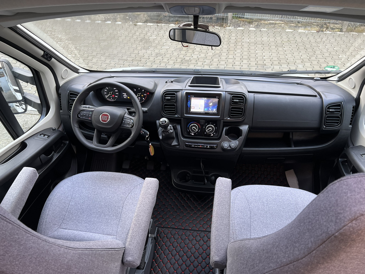 SUNLIGHT T 58 - Полуинтегрированный автодом: фото 5 SUNLIGHT T 58 - Полуинтегрированный автодом: фото 5