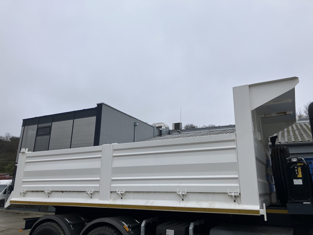 10m3 - Кузов для самосвала: фото 2 10m3 - Кузов для самосвала: фото 2