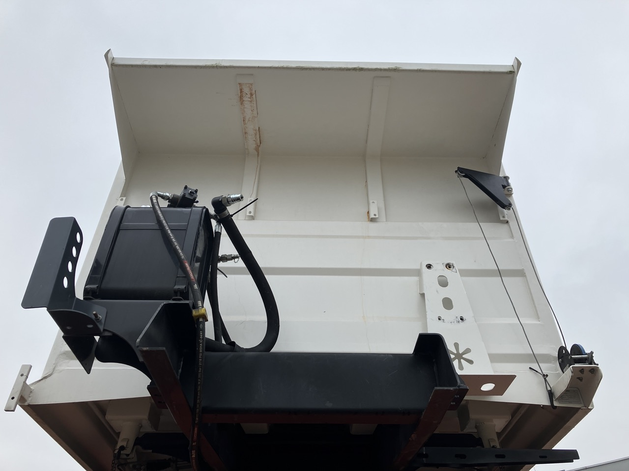 Новый Кузов для самосвала для транспортировки сыпучих материалов 10m3: фото 8