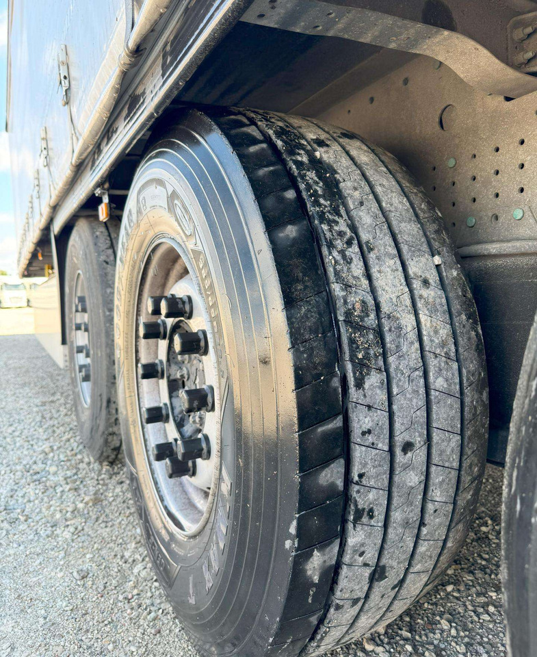 Тентованный полуприцеп Schmitz Cargobull SCB: фото 8