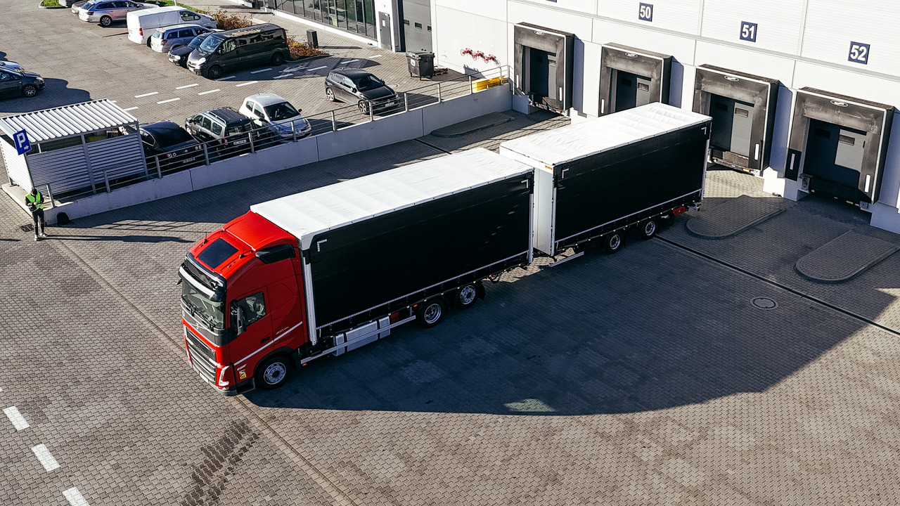 Volvo FH - Тентованный грузовик: фото 5 Volvo FH - Тентованный грузовик: фото 5