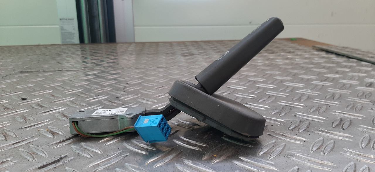 Gebr. Lenkstockschalter / Lenkstockhebel Motorbremse, MAN , Artikel - Nr. : 81.25509 - 0125 - Подрулевой переключатель для Грузовиков: фото 2 Gebr. Lenkstockschalter / Lenkstockhebel Motorbremse, MAN , Artikel - Nr. : 81.25509 - 0125 - Подрулевой переключатель для Грузовиков: фото 2