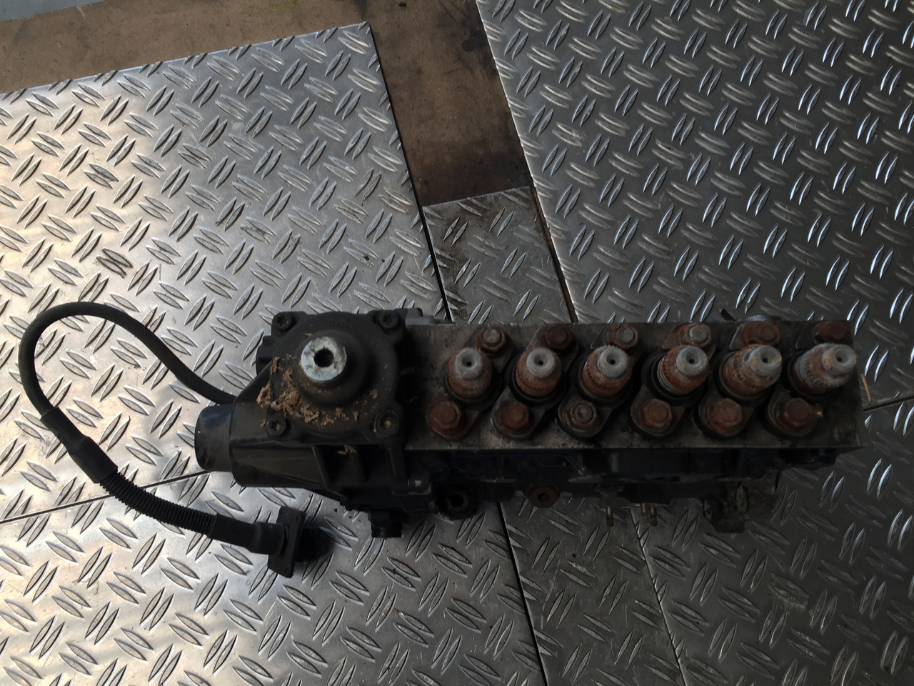 Топливный насос для Грузовиков Gebrauchte Elektr. Einspritzpumpe MAN 19.403, F2000, Artikel - Nr. : 51.11103 - 7591: фото 10