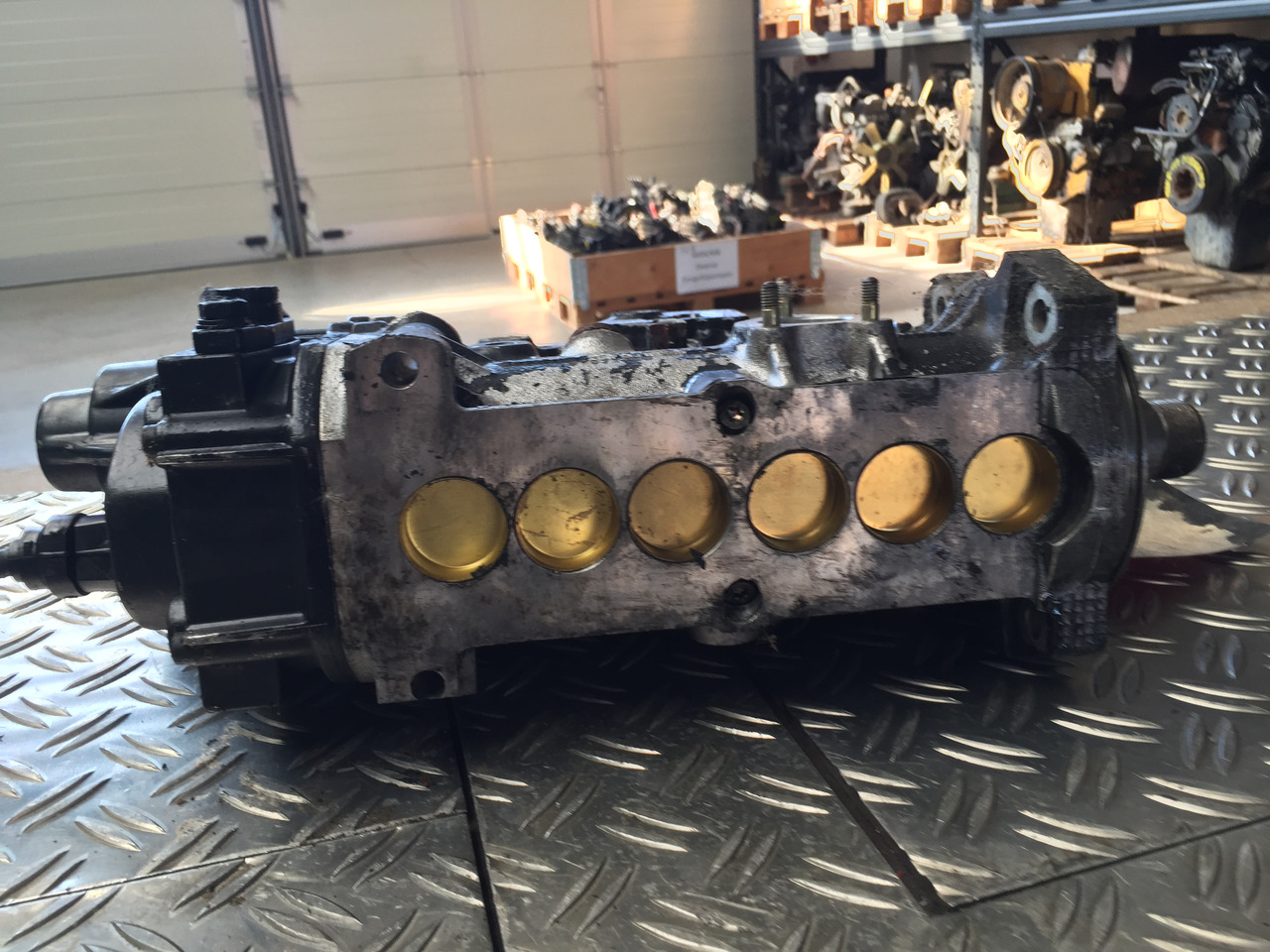 Топливный насос для Грузовиков Gebrauchte Elektr. Einspritzpumpe MAN 19.403, F2000, Artikel - Nr. : 51.11103 - 7591: фото 13