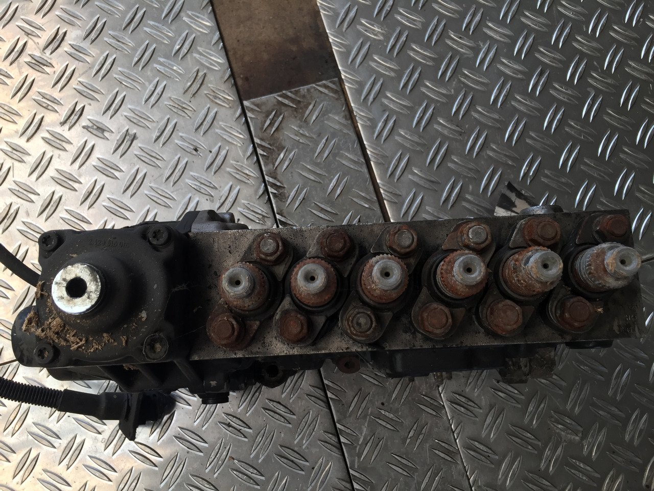 Топливный насос для Грузовиков Gebrauchte Elektr. Einspritzpumpe MAN 19.403, F2000, Artikel - Nr. : 51.11103 - 7591: фото 11