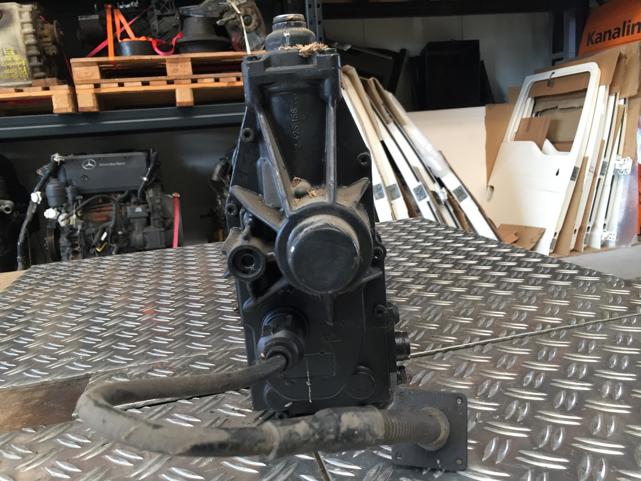 Топливный насос для Грузовиков Gebrauchte Elektr. Einspritzpumpe MAN 19.403, F2000, Artikel - Nr. : 51.11103 - 7591: фото 9