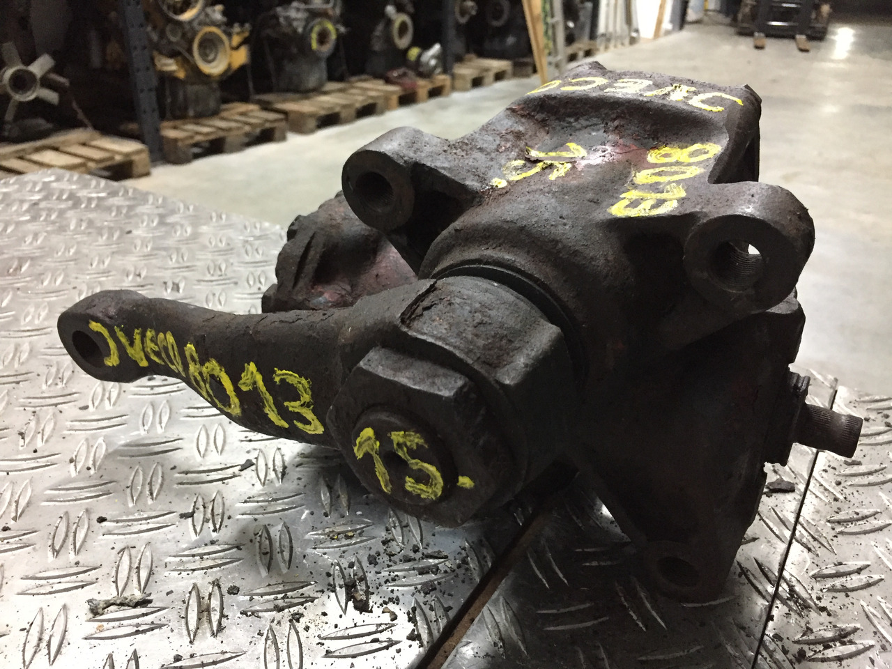 Gebrauchtes Lenkgetriebe IVECO 8013, Artikel - Nr.: 81.9999 - 9999 - Рулевой механизм для Грузовиков: фото 4 Gebrauchtes Lenkgetriebe IVECO 8013, Artikel - Nr.: 81.9999 - 9999 - Рулевой механизм для Грузовиков: фото 4