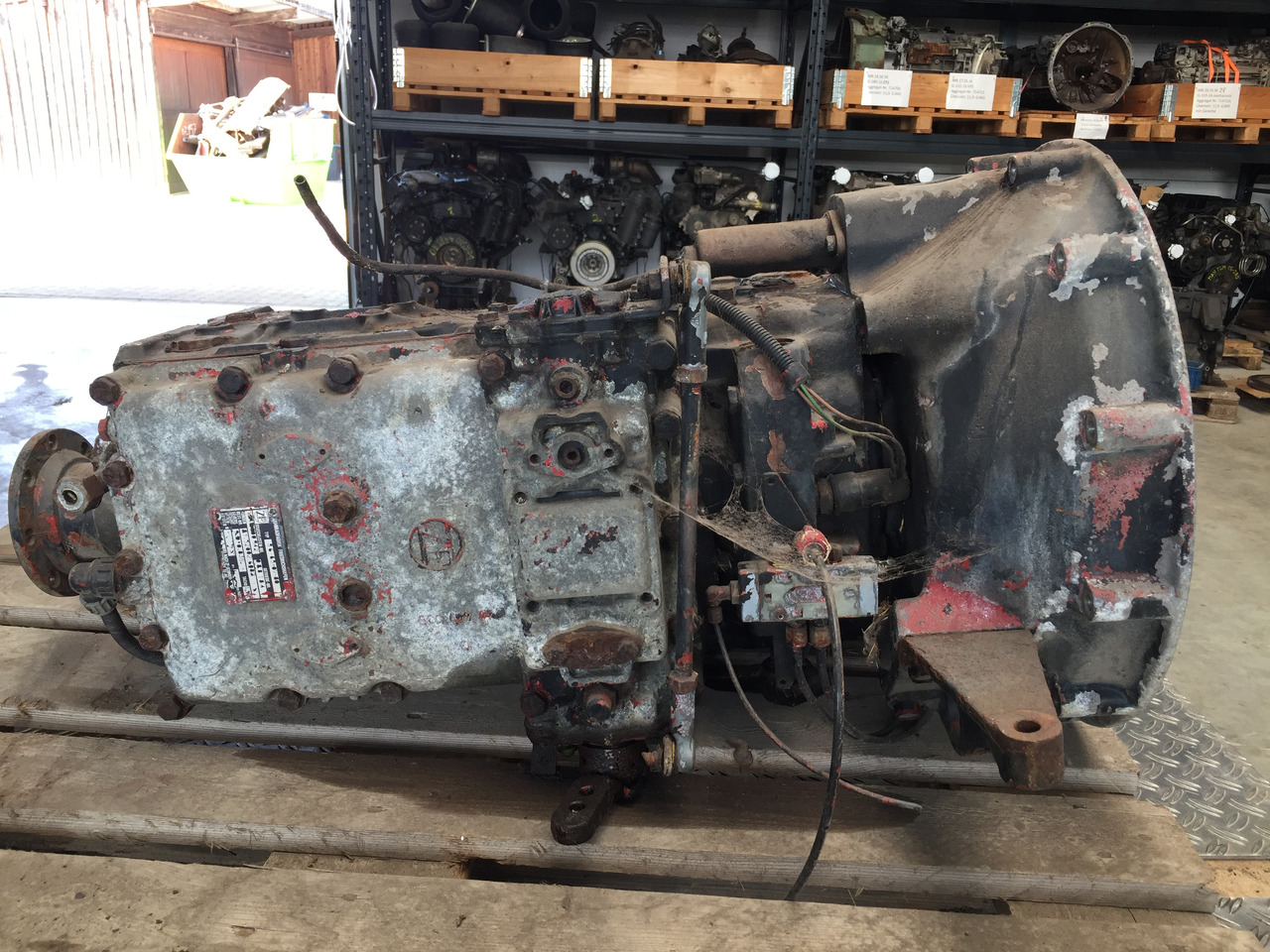 Gebrauchtes ZF Getriebe MAN 17.232, Typ : S6 - 65 + GV - 80, Artikel - Nr. : 81.32002 - 6082 - Коробка передач для Грузовиков: фото 2 Gebrauchtes ZF Getriebe MAN 17.232, Typ : S6 - 65 + GV - 80, Artikel - Nr. : 81.32002 - 6082 - Коробка передач для Грузовиков: фото 2