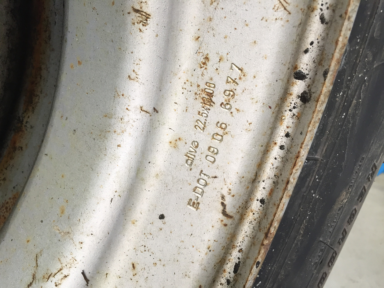 Neue Reifen, Firestone TSP - 3000, Größe : 425 / 65 R x 22,5 - 2 Stück mit Felgen - Шина для Грузовиков: фото 5 Neue Reifen, Firestone TSP - 3000, Größe : 425 / 65 R x 22,5 - 2 Stück mit Felgen - Шина для Грузовиков: фото 5