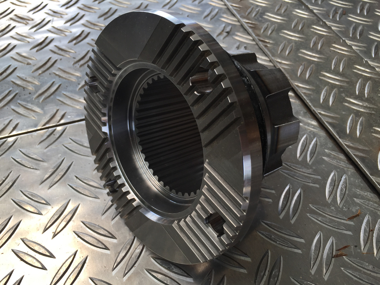 Neuwertige MAN TGL, TGM Antriebsflansch Getriebe, Artikel - Nr. : 81.39115 - 0456 - Коробка передач и запчасти для Грузовиков: фото 3 Neuwertige MAN TGL, TGM Antriebsflansch Getriebe, Artikel - Nr. : 81.39115 - 0456 - Коробка передач и запчасти для Грузовиков: фото 3