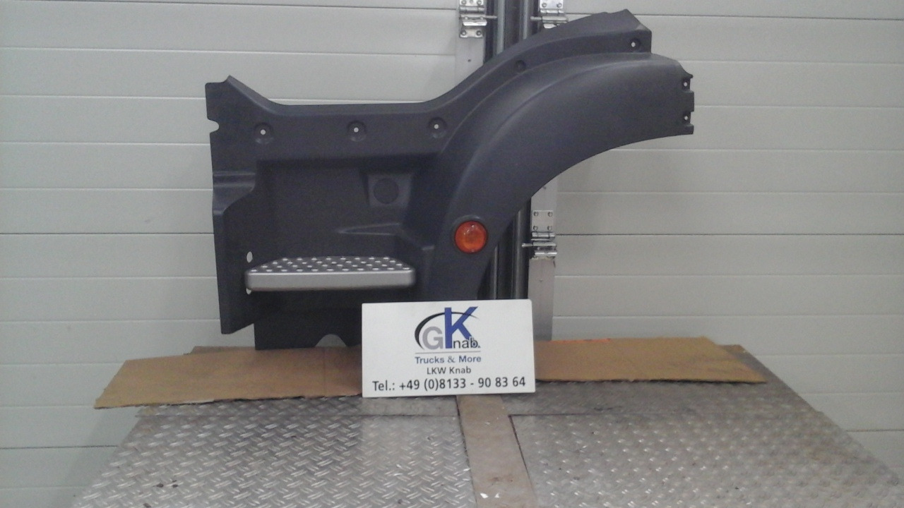 Neuwertiger MAN TGM / TG3 Einstiegkotflügel kurz, komplett, links Artikel - Nr.: 81.61520 - 0209 - Коробка передач для Грузовиков: фото 3 Neuwertiger MAN TGM / TG3 Einstiegkotflügel kurz, komplett, links Artikel - Nr.: 81.61520 - 0209 - Коробка передач для Грузовиков: фото 3