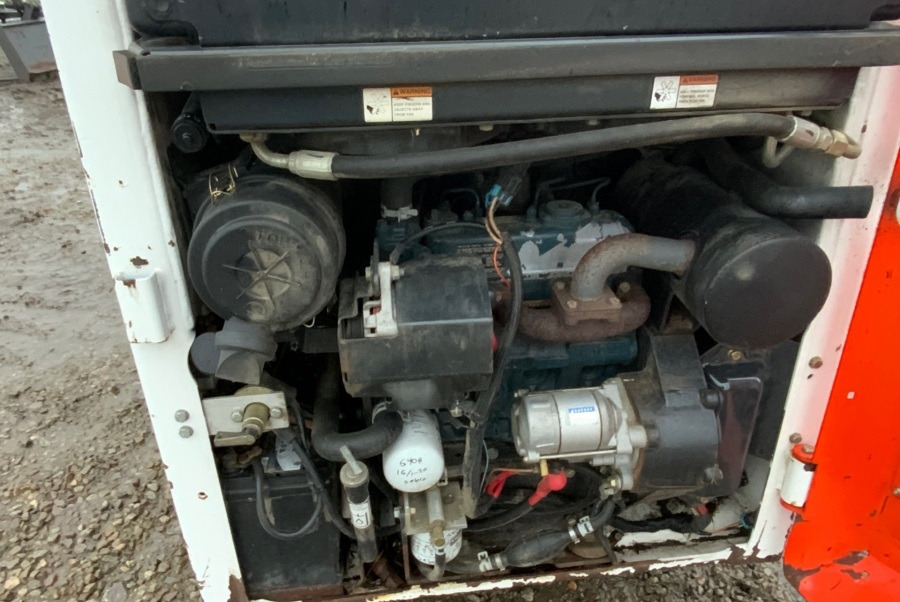 Мини-погрузчик с бортовым поворотом BOBCAT S70: фото 7