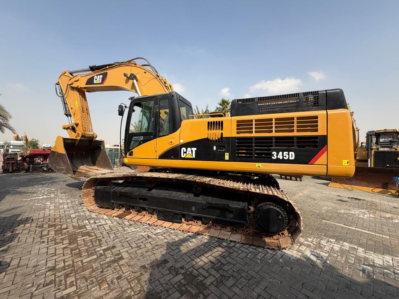 CATERPILLAR 345D - Гусеничный экскаватор: фото 1 CATERPILLAR 345D - Гусеничный экскаватор: фото 1
