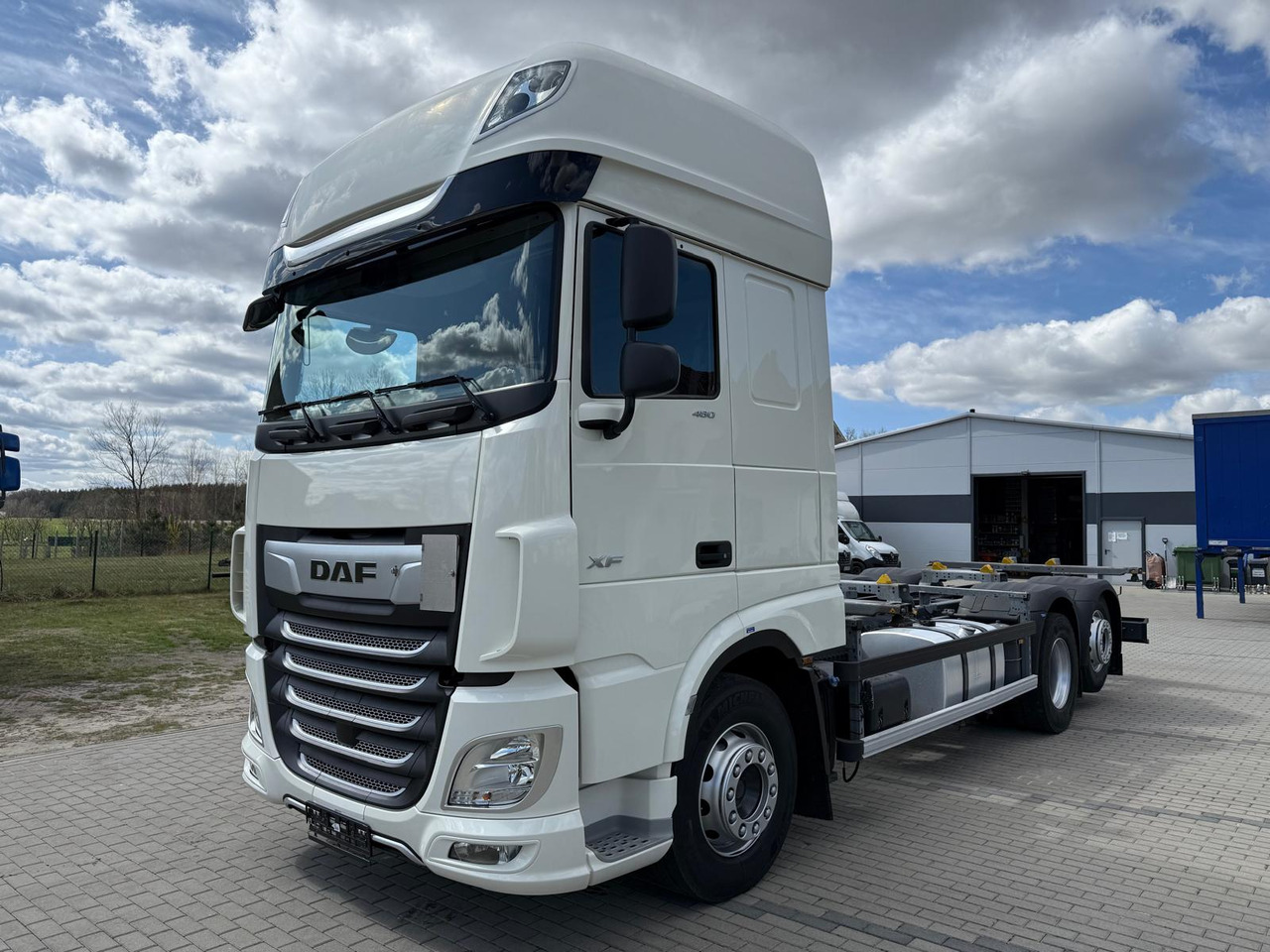 DAF XF 480 - Грузовик-контейнеровоз/ Сменный кузов: фото 1 DAF XF 480 - Грузовик-контейнеровоз/ Сменный кузов: фото 1