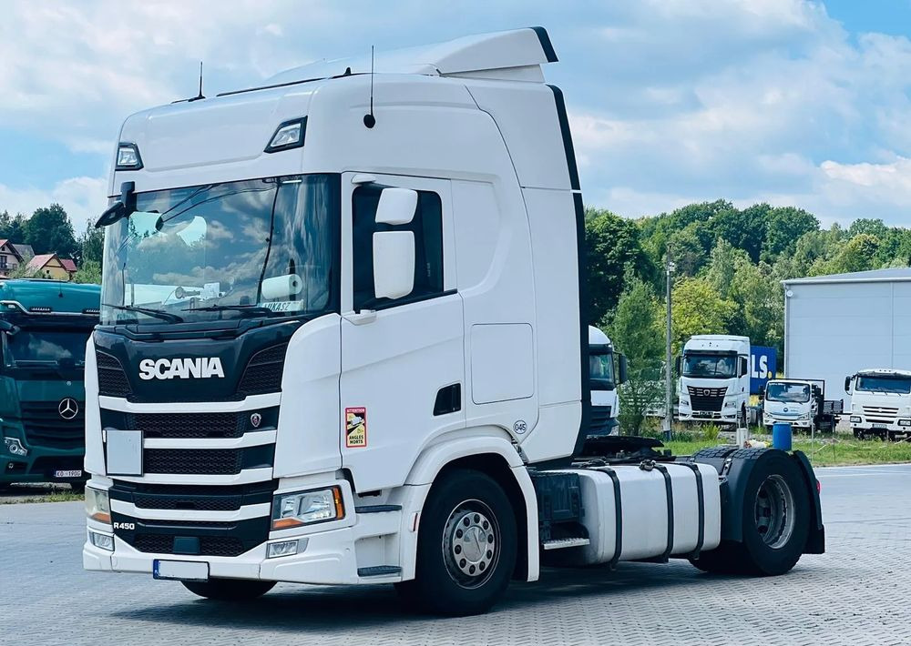 Тягач Scania R450: фото 1