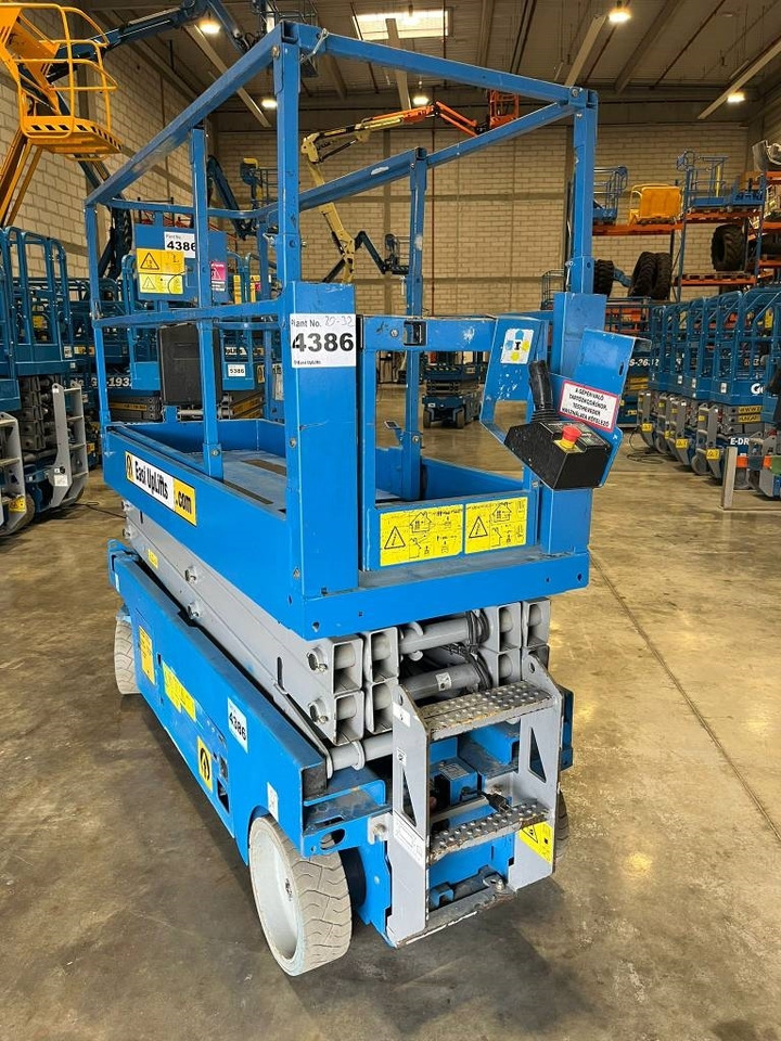 Genie GS 2032 - Ножничный подъемник: фото 2 Genie GS 2032 - Ножничный подъемник: фото 2