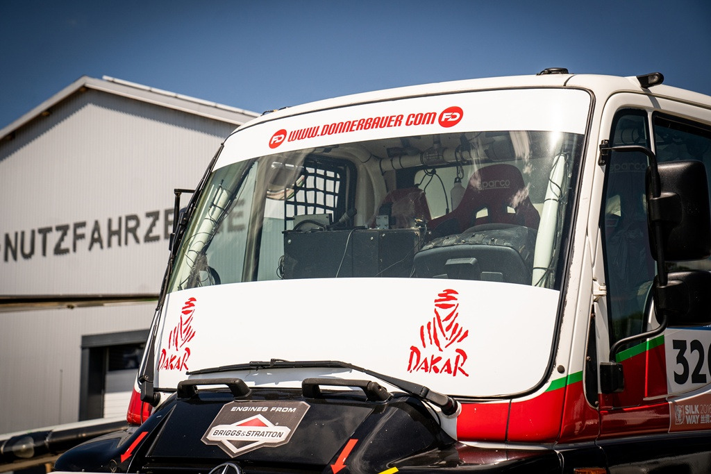 Unimog U400 ex Paris Dakar, Ralley Unimog , mit FIA Wagenpass - Грузовик: фото 5 Unimog U400 ex Paris Dakar, Ralley Unimog , mit FIA Wagenpass - Грузовик: фото 5
