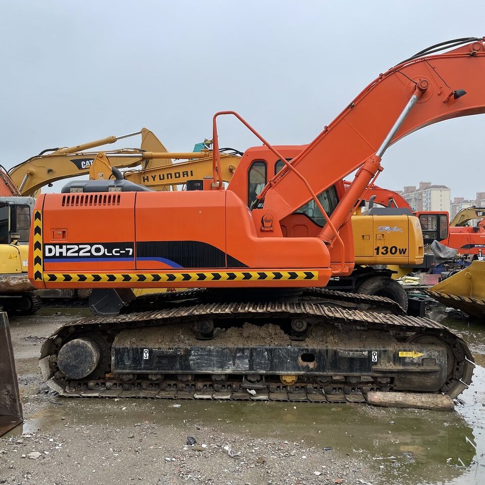 DOOSAN DH220 - Гусеничный экскаватор: фото 2 DOOSAN DH220 - Гусеничный экскаватор: фото 2
